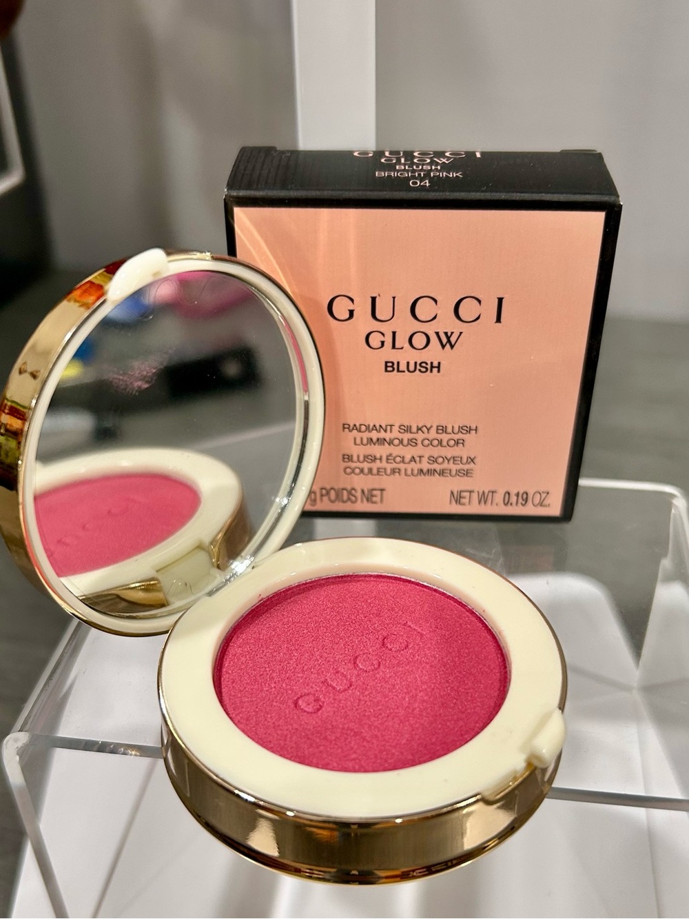 Gucci Glow Blush — Bright Pink 04
